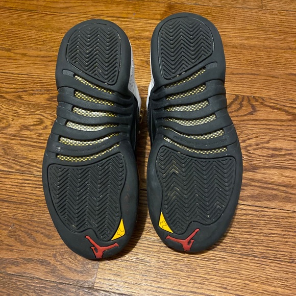 Air Jordan 12 taxi size 3.5y 2013 version - Picture 8 of 11